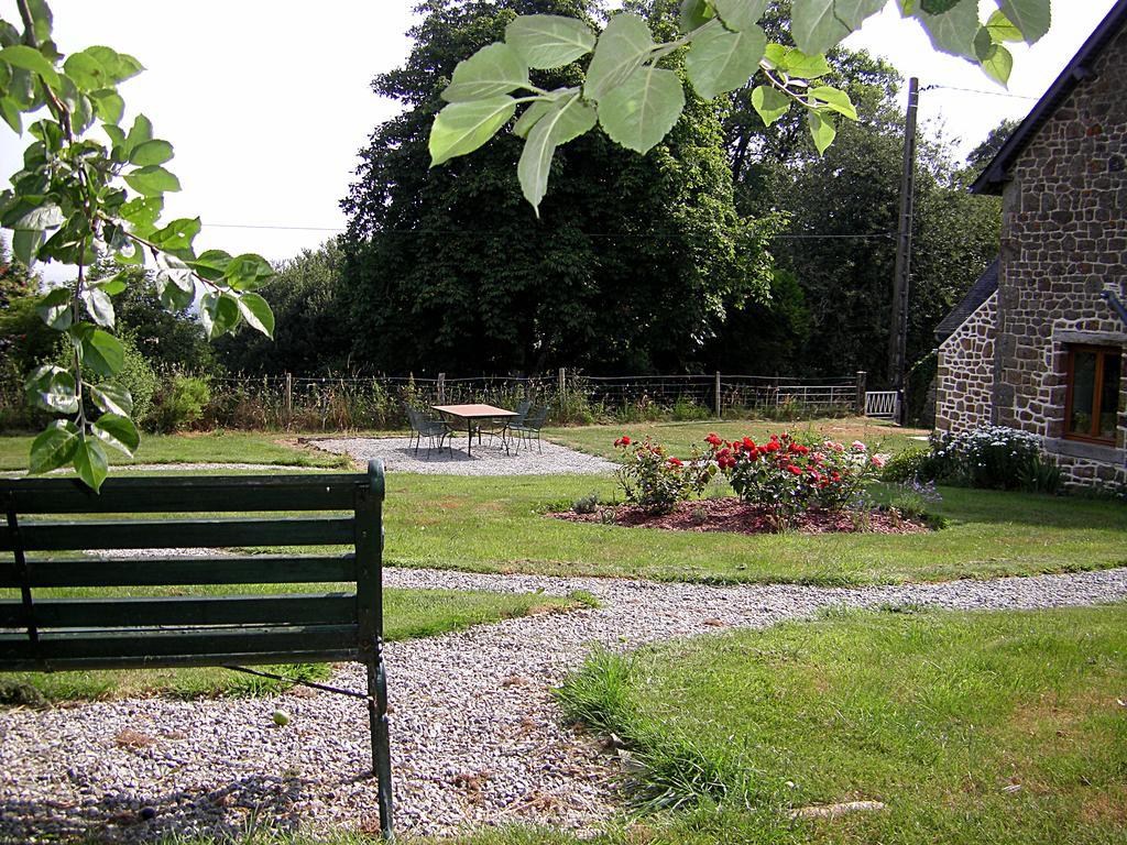 La Cloue Bed & Breakfast Sainte-Marie-du-Bois  Eksteriør bilde